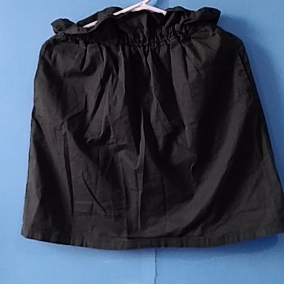 Uni qLo skirt - Picture 2 of 4